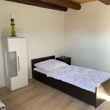 Monteurzimmer/arbeiterunterkunft/ferienwohnung Apartment Barleben